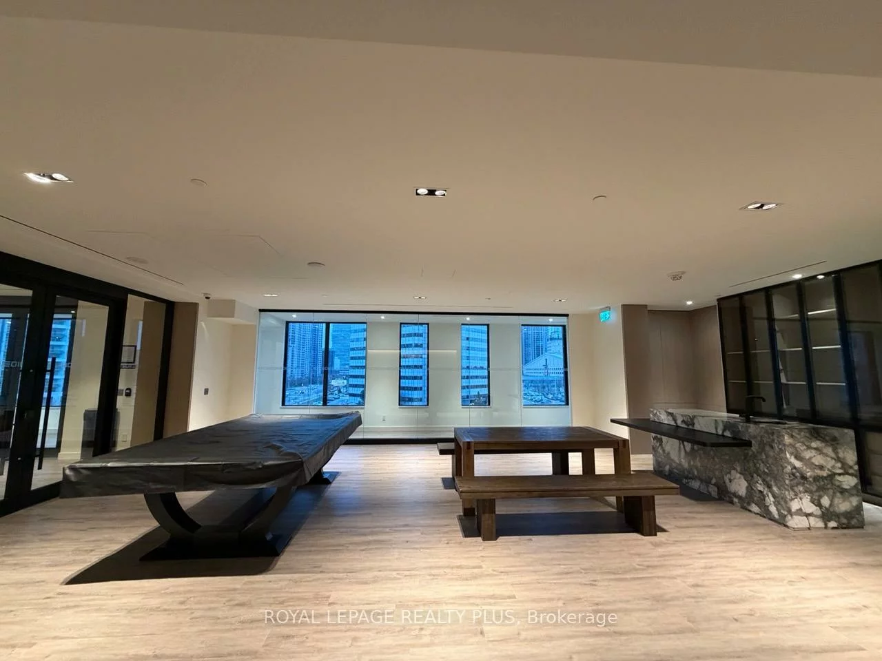 4015, The Exchange, City Centre, Mississauga