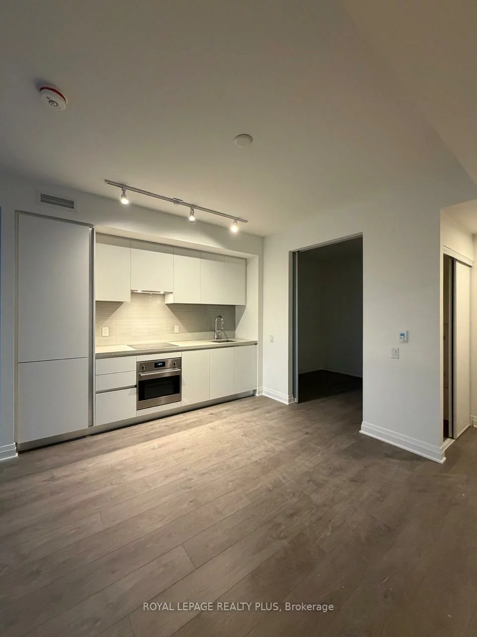 4015, The Exchange, City Centre, Mississauga