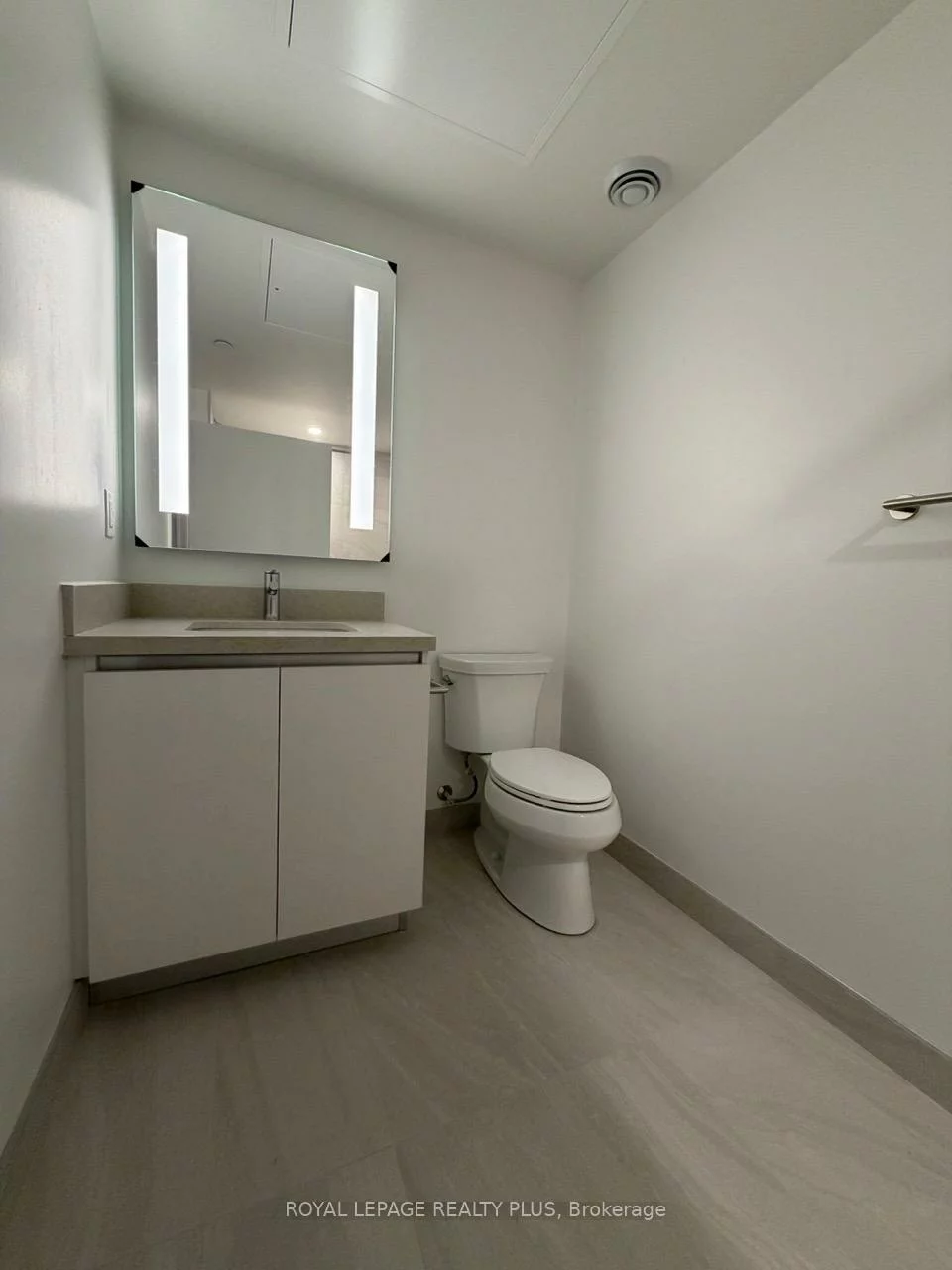 4015, The Exchange, City Centre, Mississauga