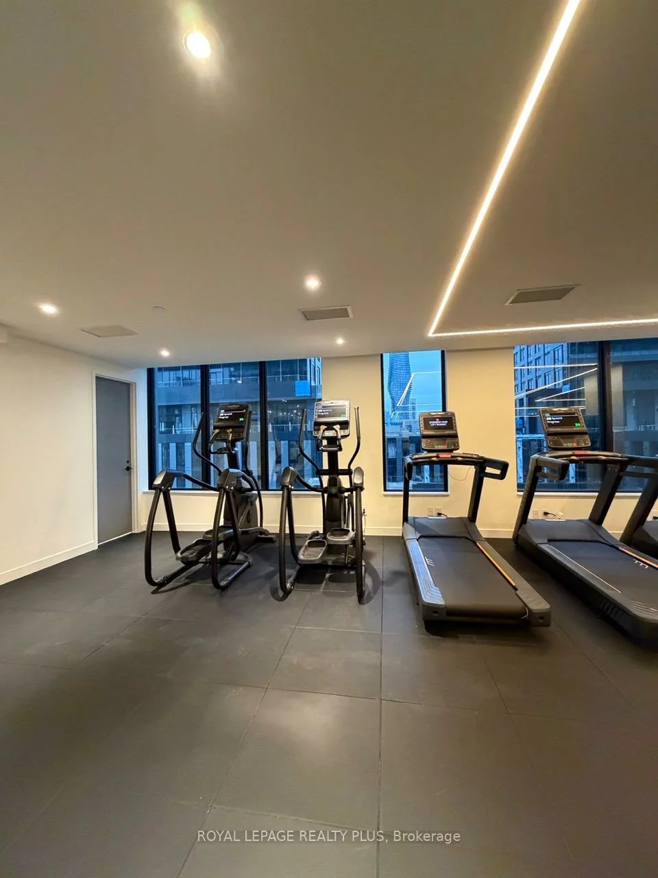 4015, The Exchange, City Centre, Mississauga