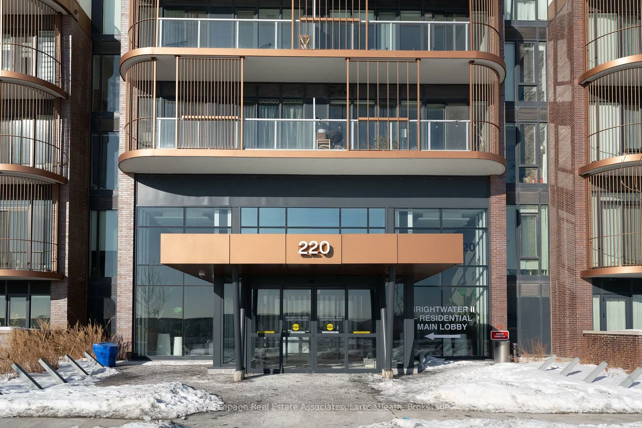 220, Missinnihe, Port Credit, Mississauga