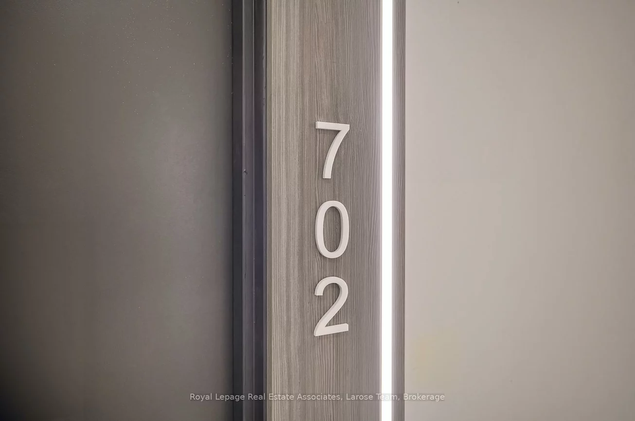 220, Missinnihe, Port Credit, Mississauga