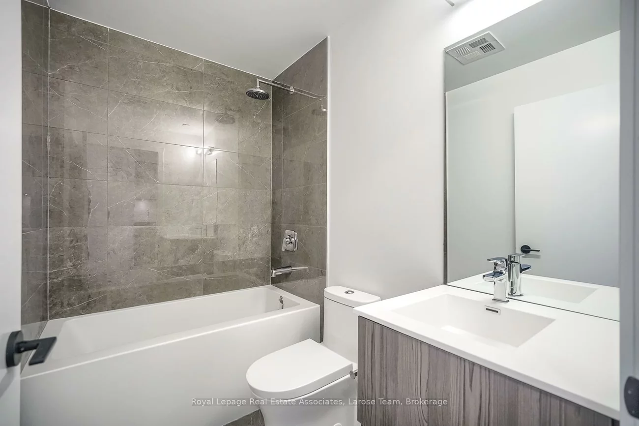 220, Missinnihe, Port Credit, Mississauga