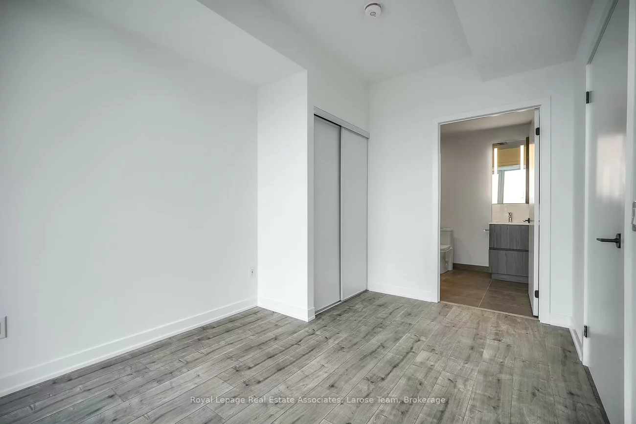 220, Missinnihe, Port Credit, Mississauga