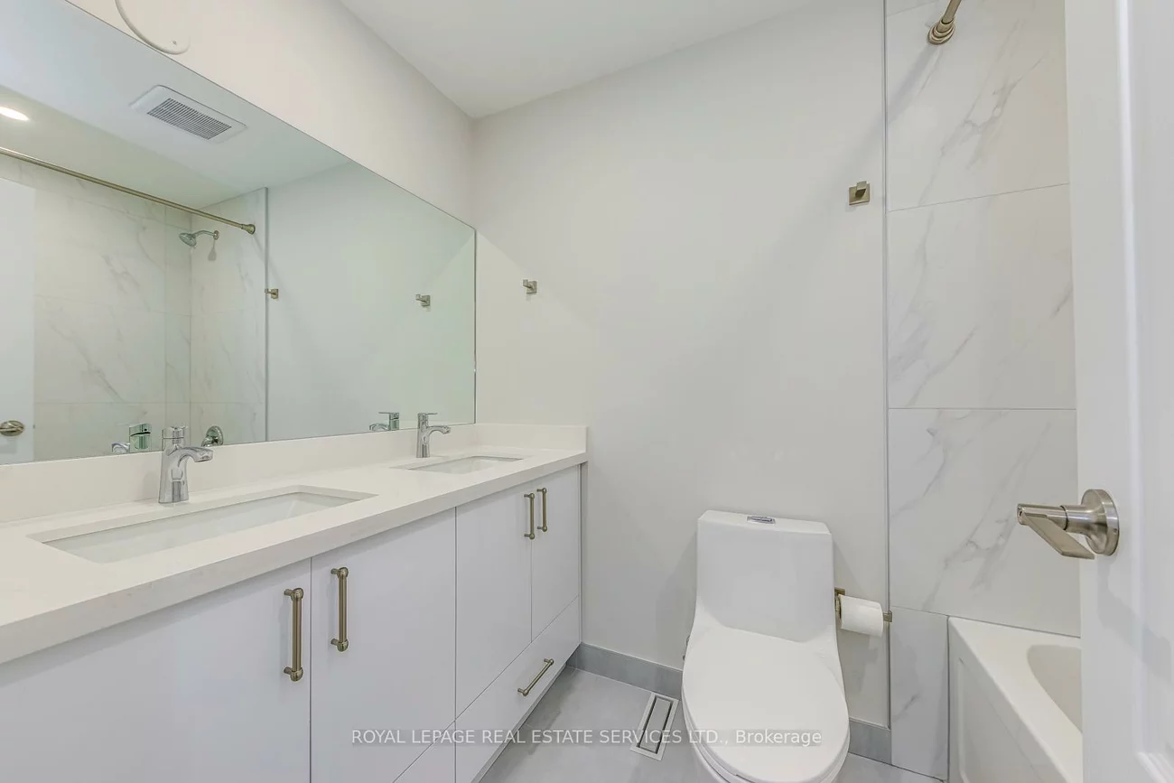 1055, Shawnmarr, Port Credit, Mississauga