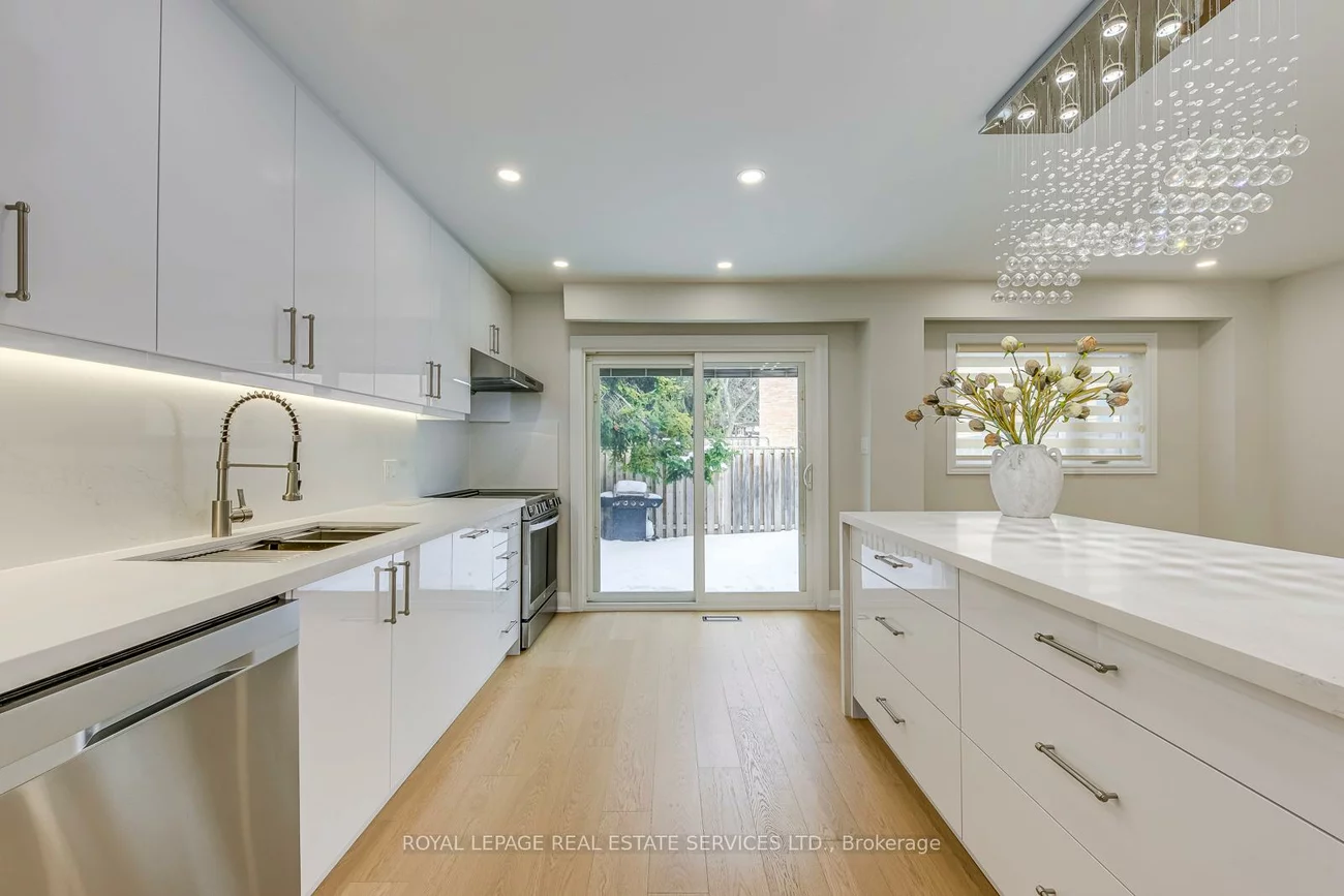 1055, Shawnmarr, Port Credit, Mississauga