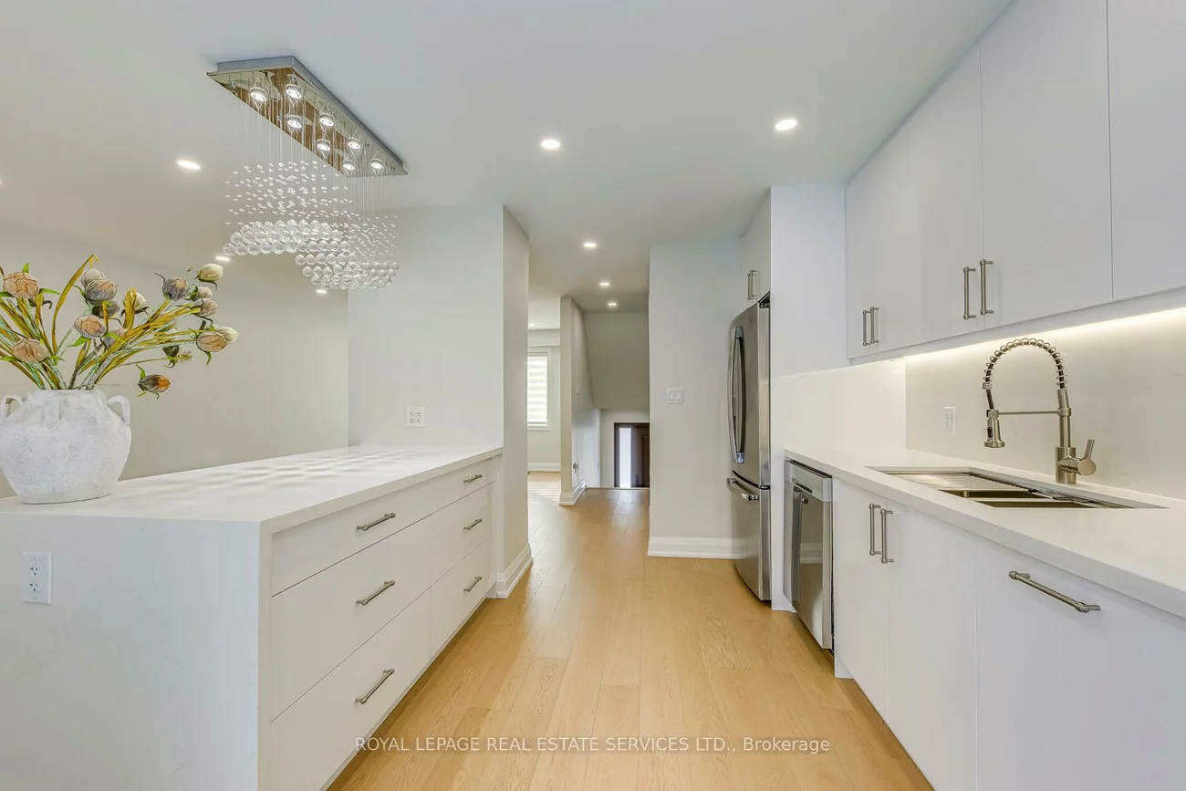 1055, Shawnmarr, Port Credit, Mississauga