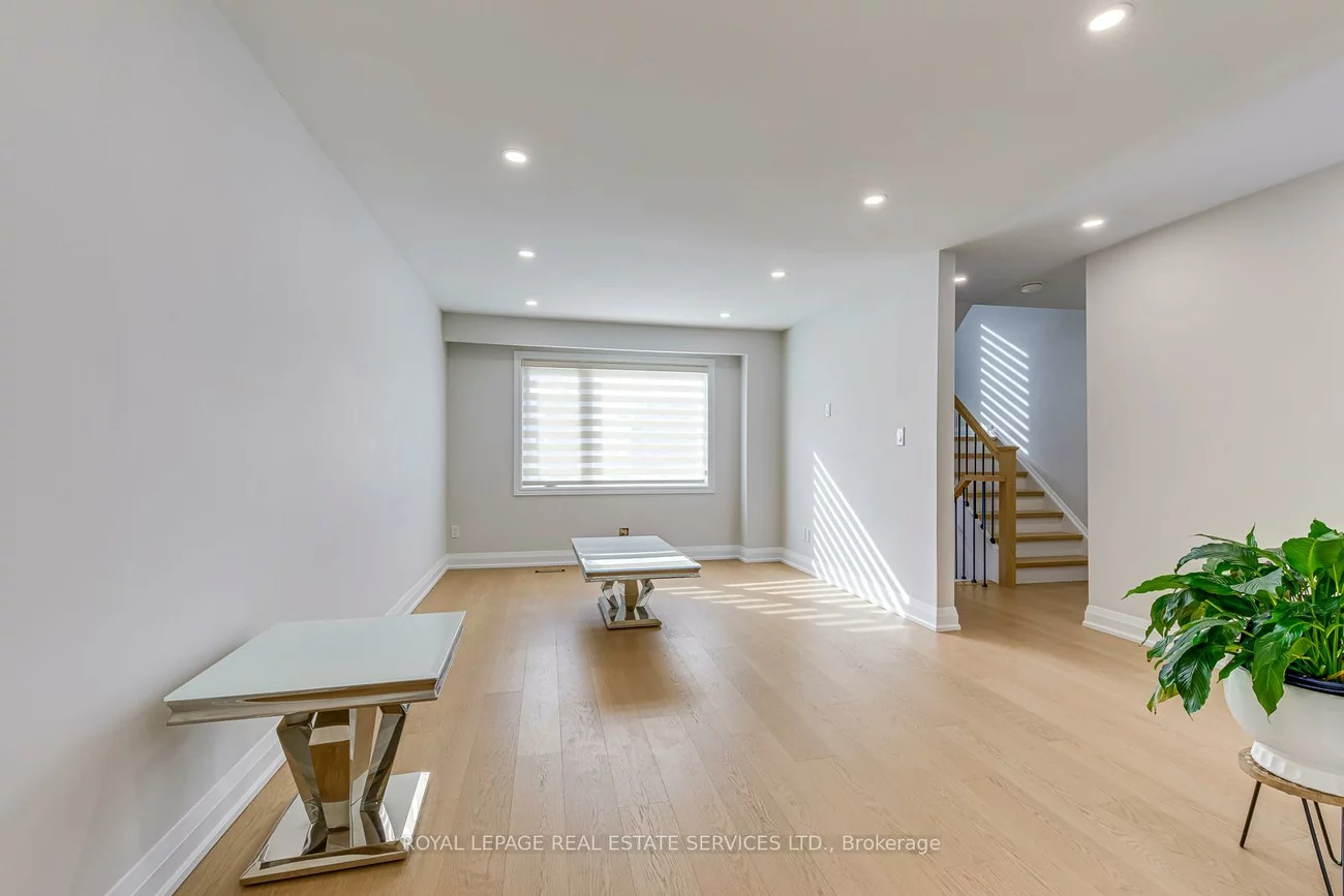 1055, Shawnmarr, Port Credit, Mississauga