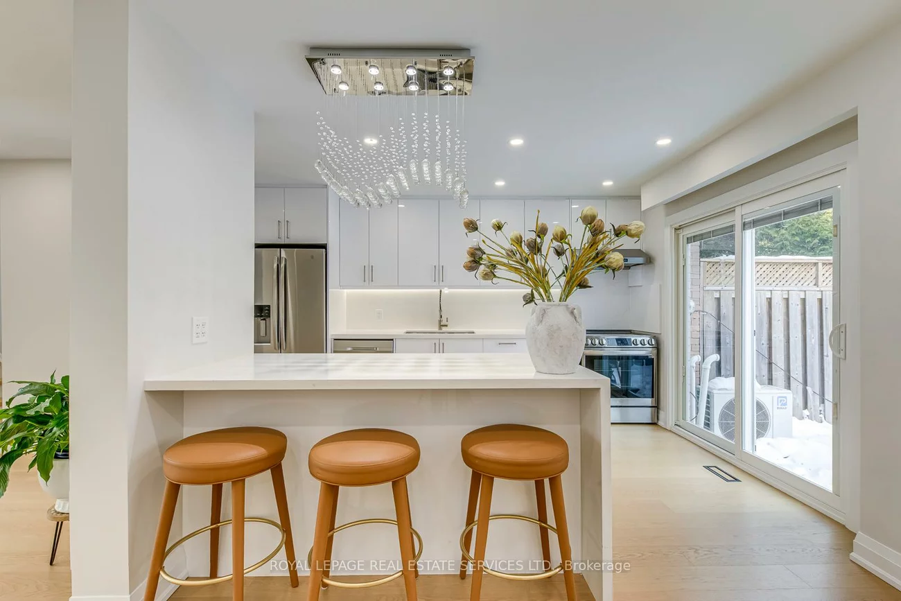 1055, Shawnmarr, Port Credit, Mississauga