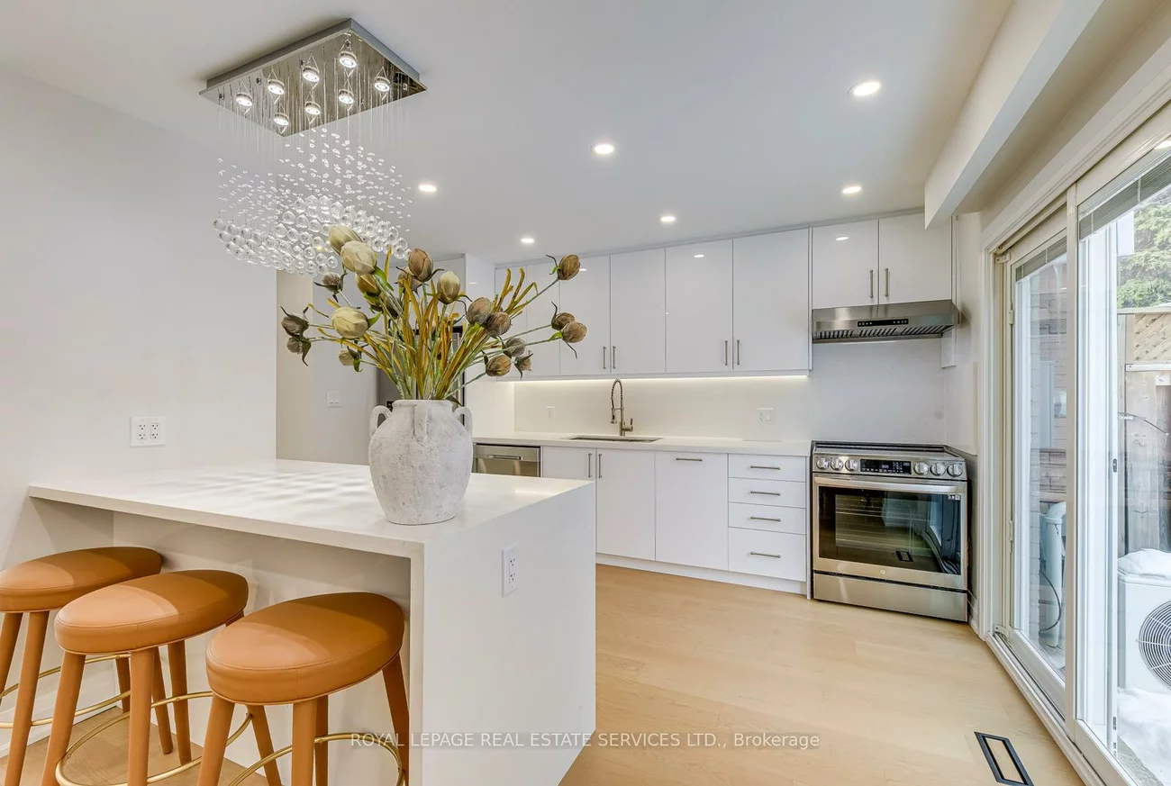 1055, Shawnmarr, Port Credit, Mississauga