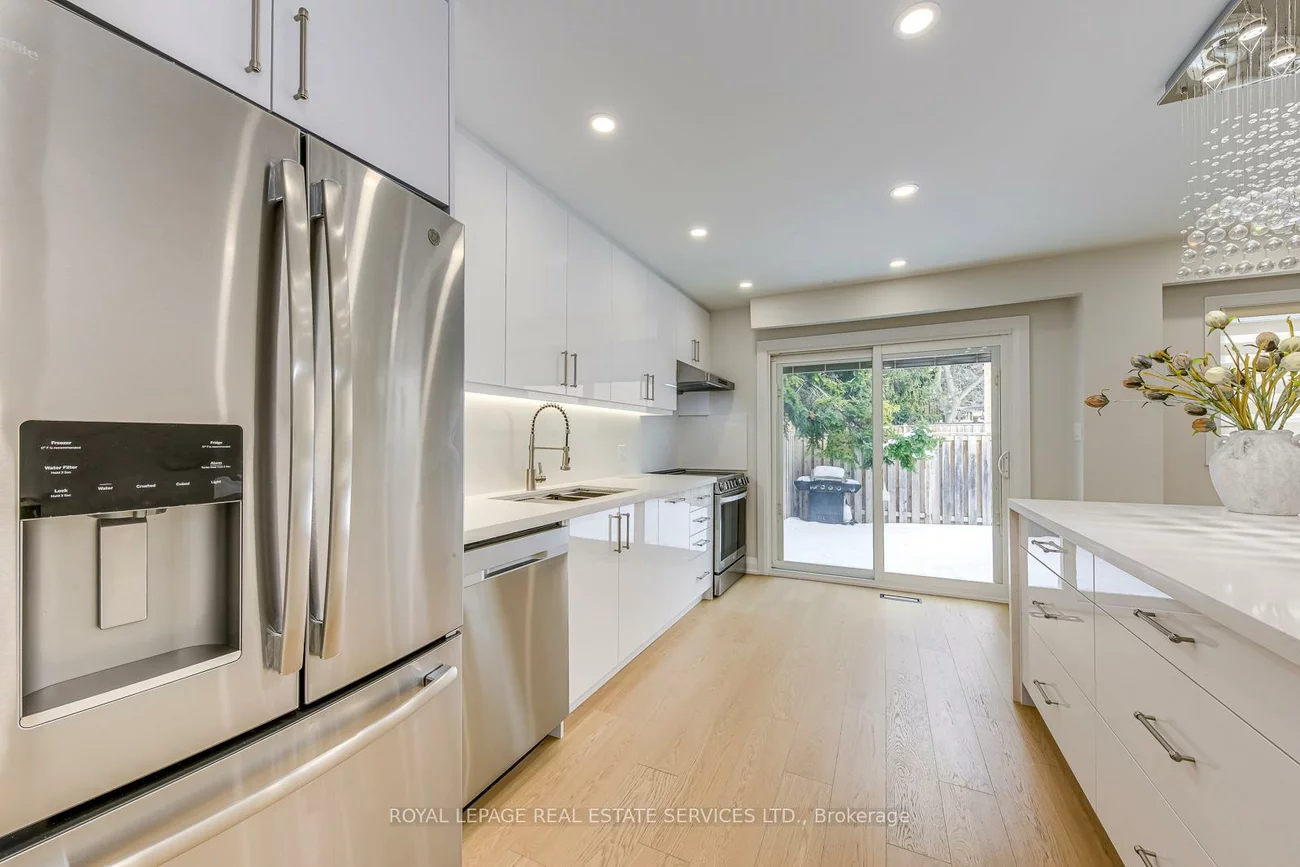 1055, Shawnmarr, Port Credit, Mississauga