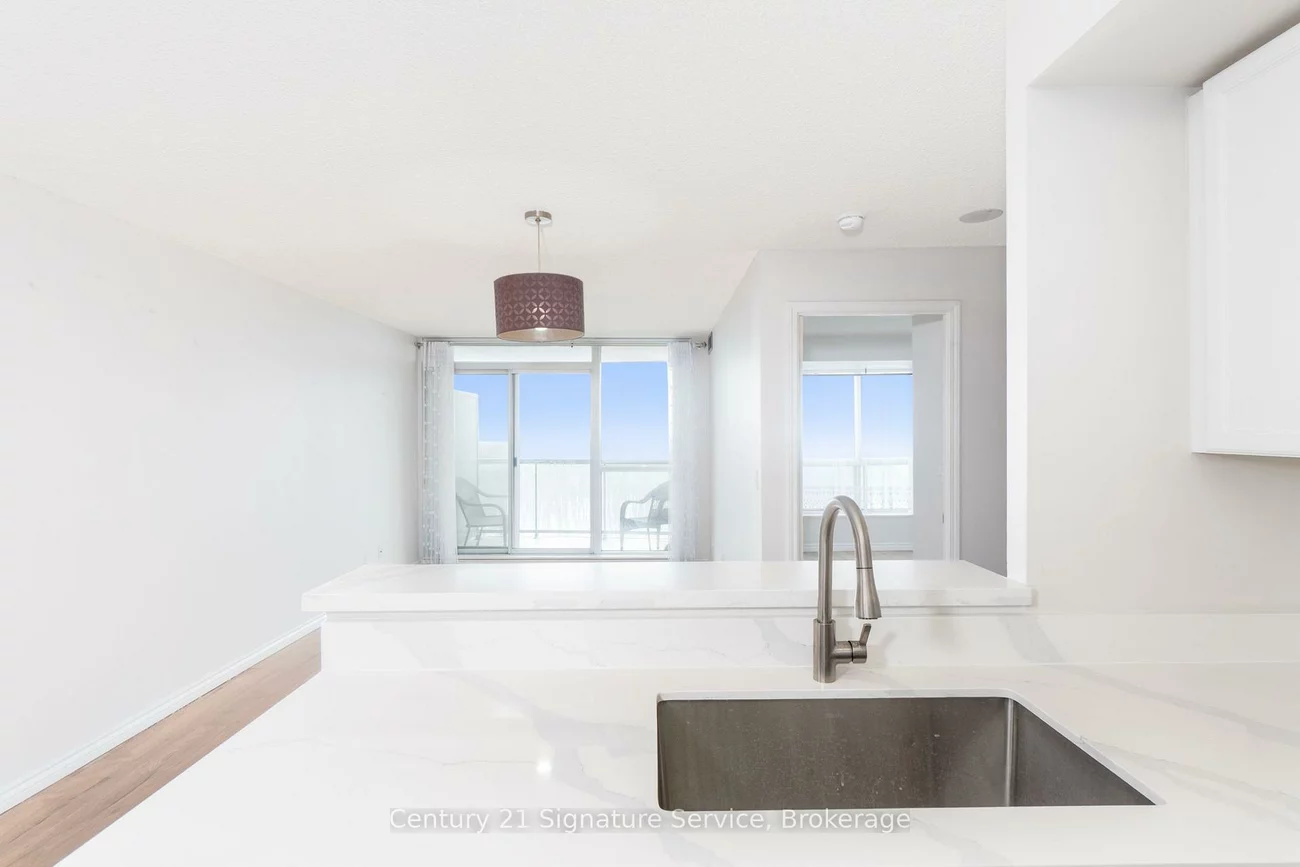 2545, Erin Centre, Central Erin Mills, Mississauga