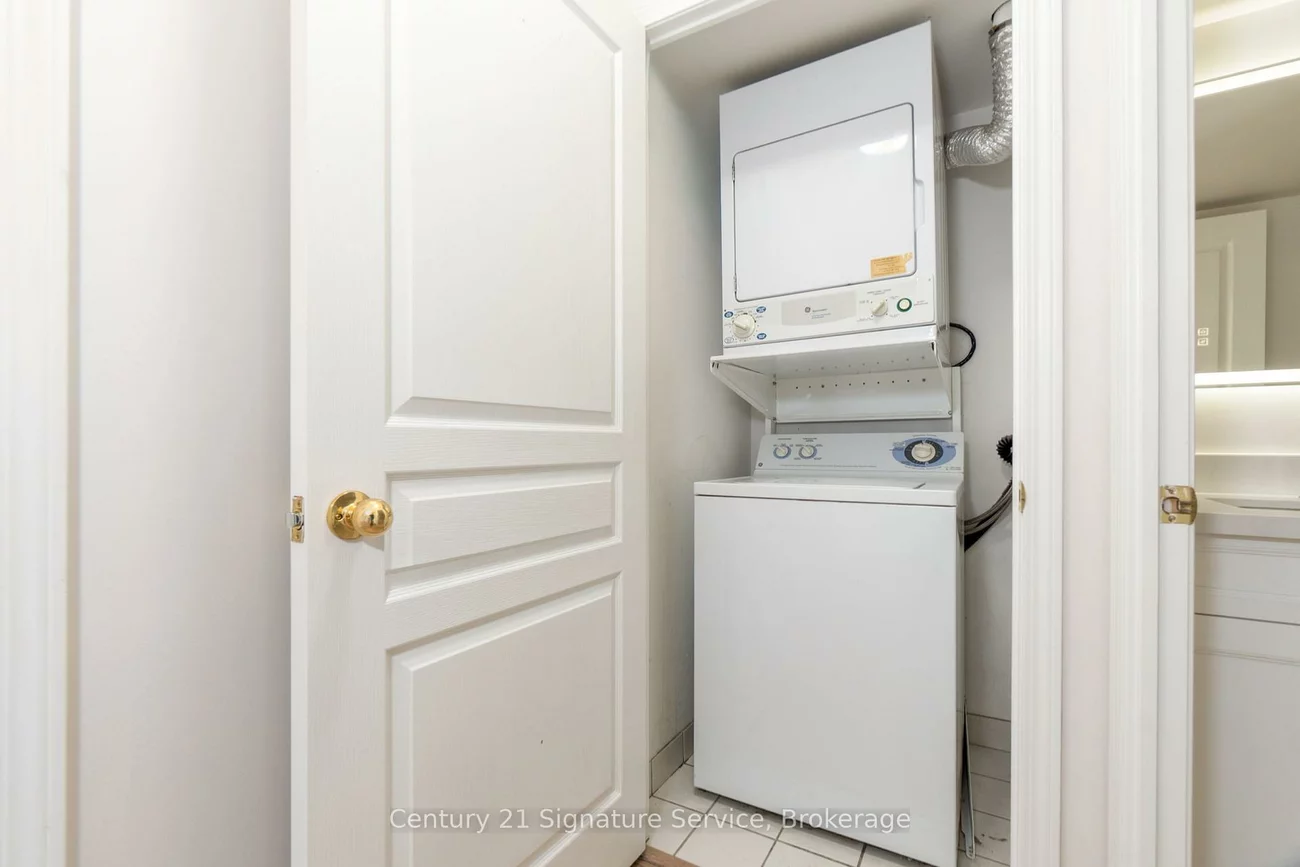 2545, Erin Centre, Central Erin Mills, Mississauga