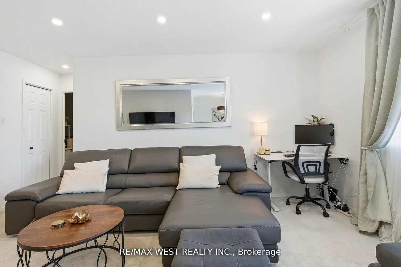 2485, Woking, Sheridan, Mississauga