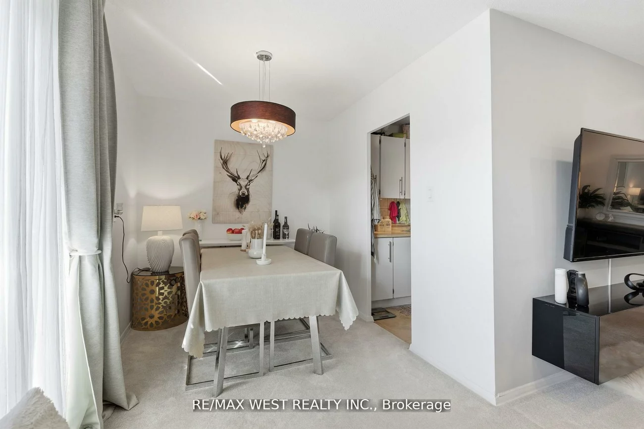 2485, Woking, Sheridan, Mississauga