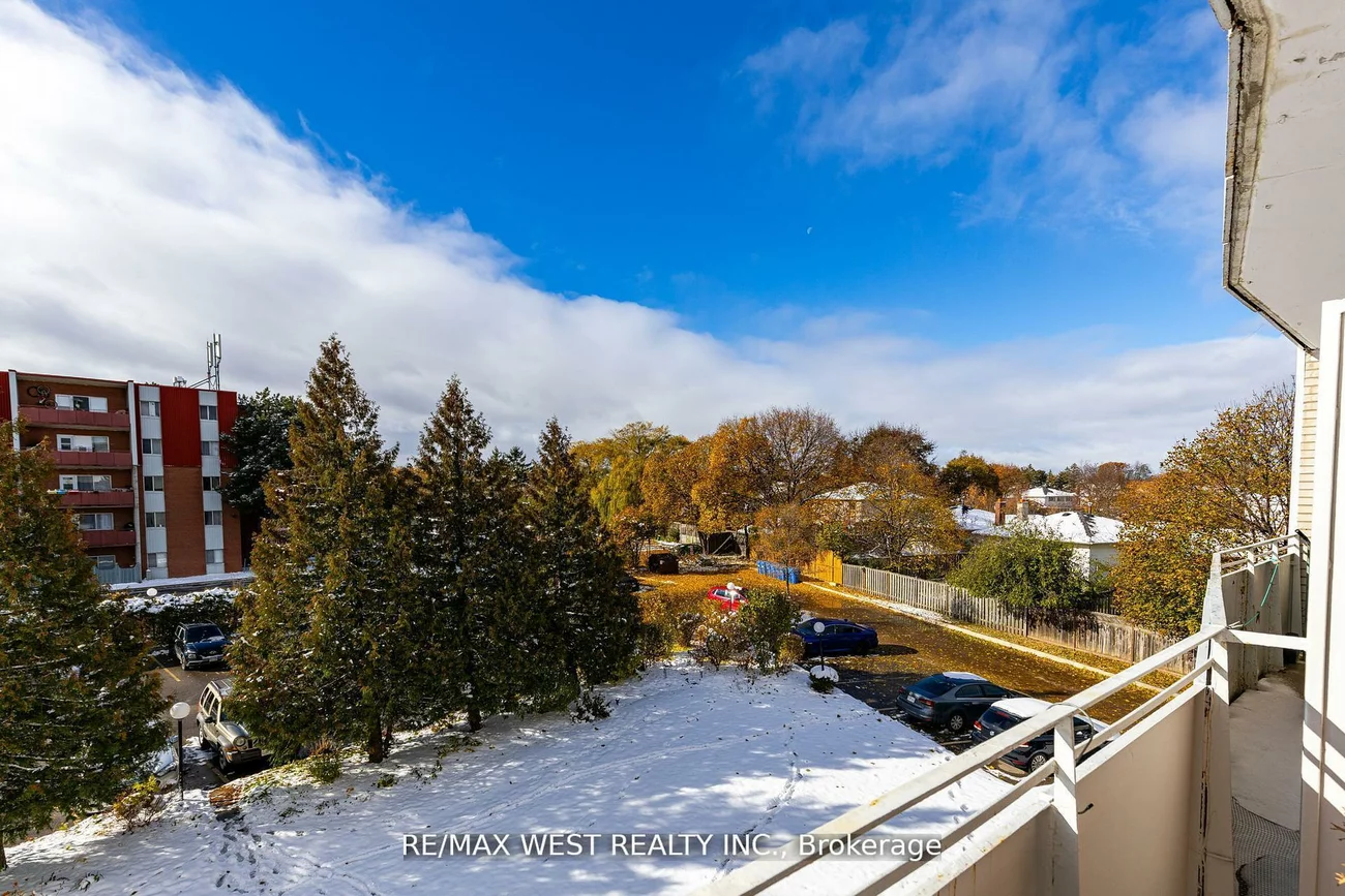 2485, Woking, Sheridan, Mississauga