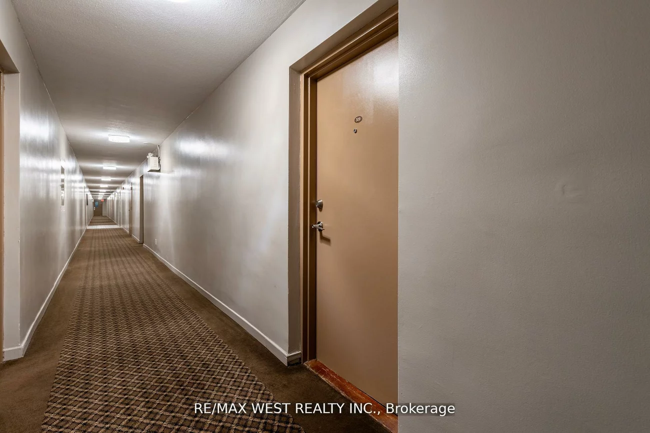 2485, Woking, Sheridan, Mississauga