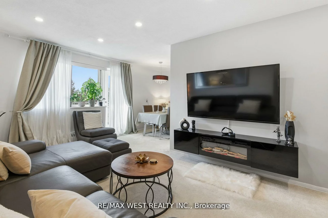 2485, Woking, Sheridan, Mississauga