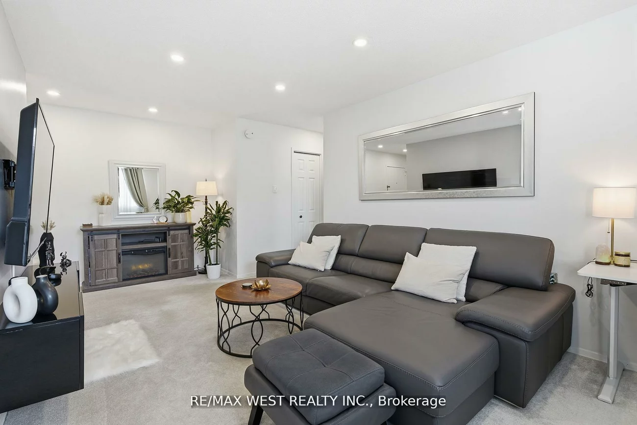 2485, Woking, Sheridan, Mississauga