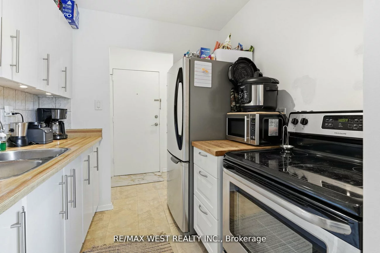 2485, Woking, Sheridan, Mississauga