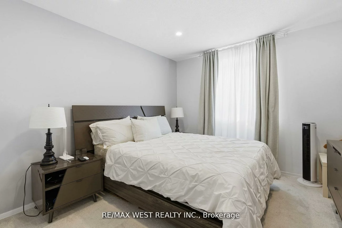 2485, Woking, Sheridan, Mississauga