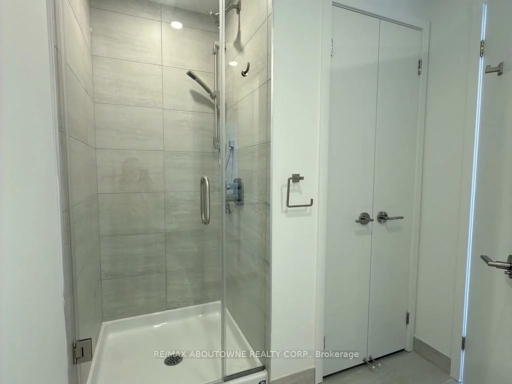 1, Fairview, Mississauga Valleys, Mississauga