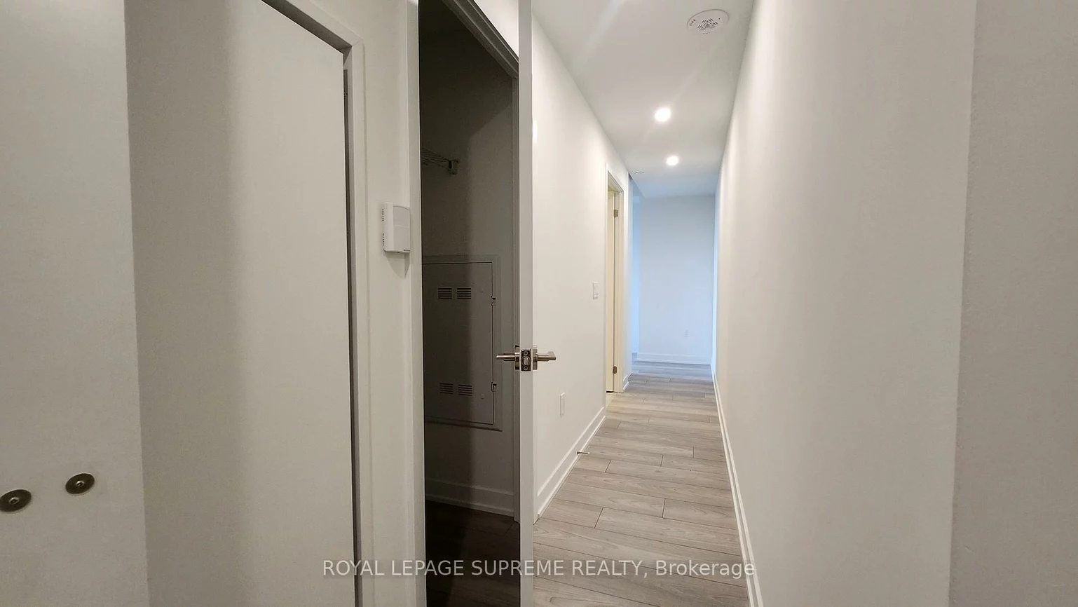 1, Fairview, Mississauga Valleys, Mississauga