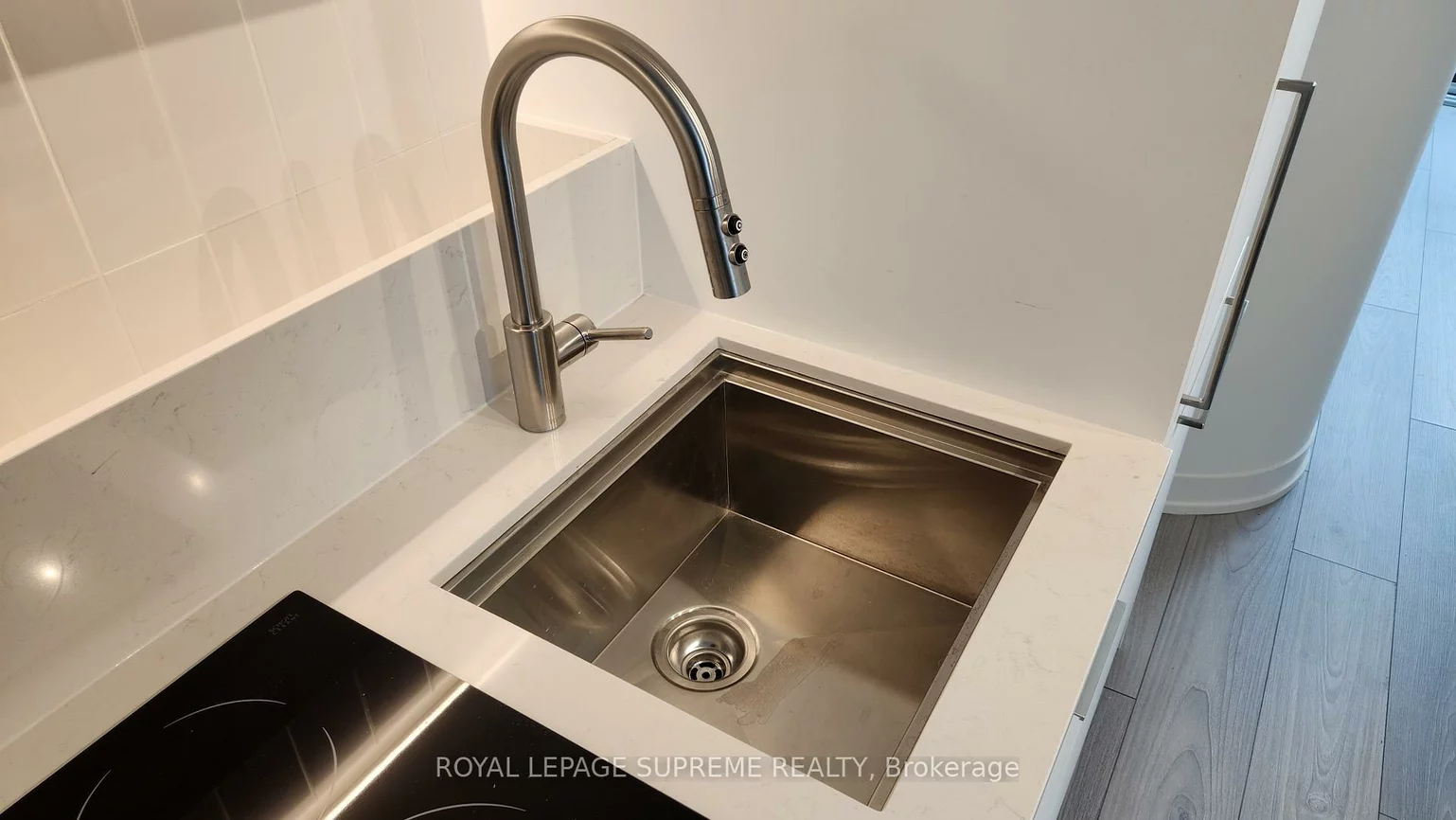 1, Fairview, Mississauga Valleys, Mississauga