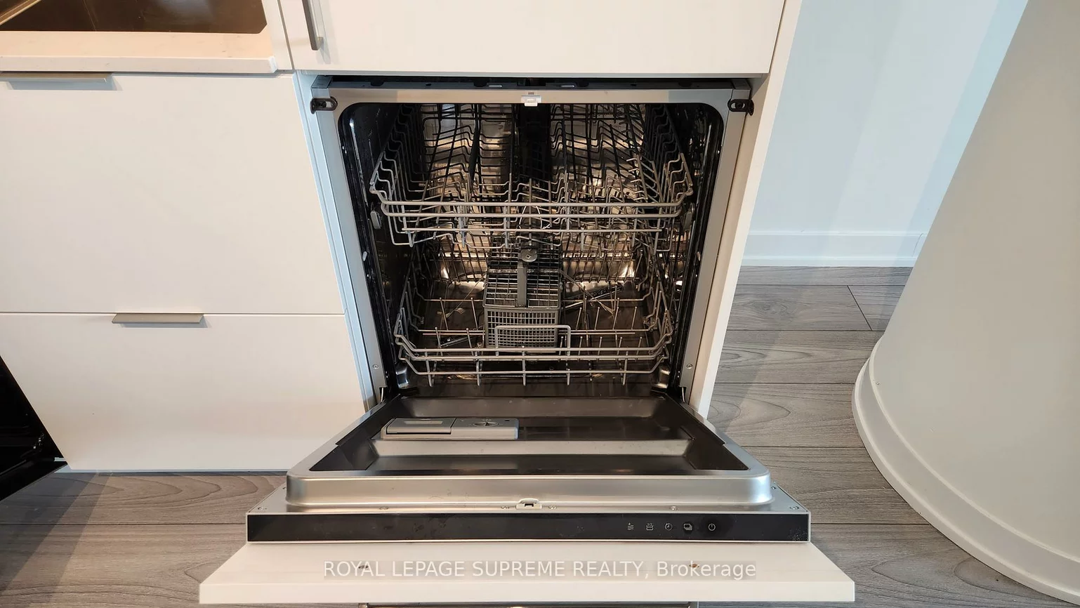 1, Fairview, Mississauga Valleys, Mississauga