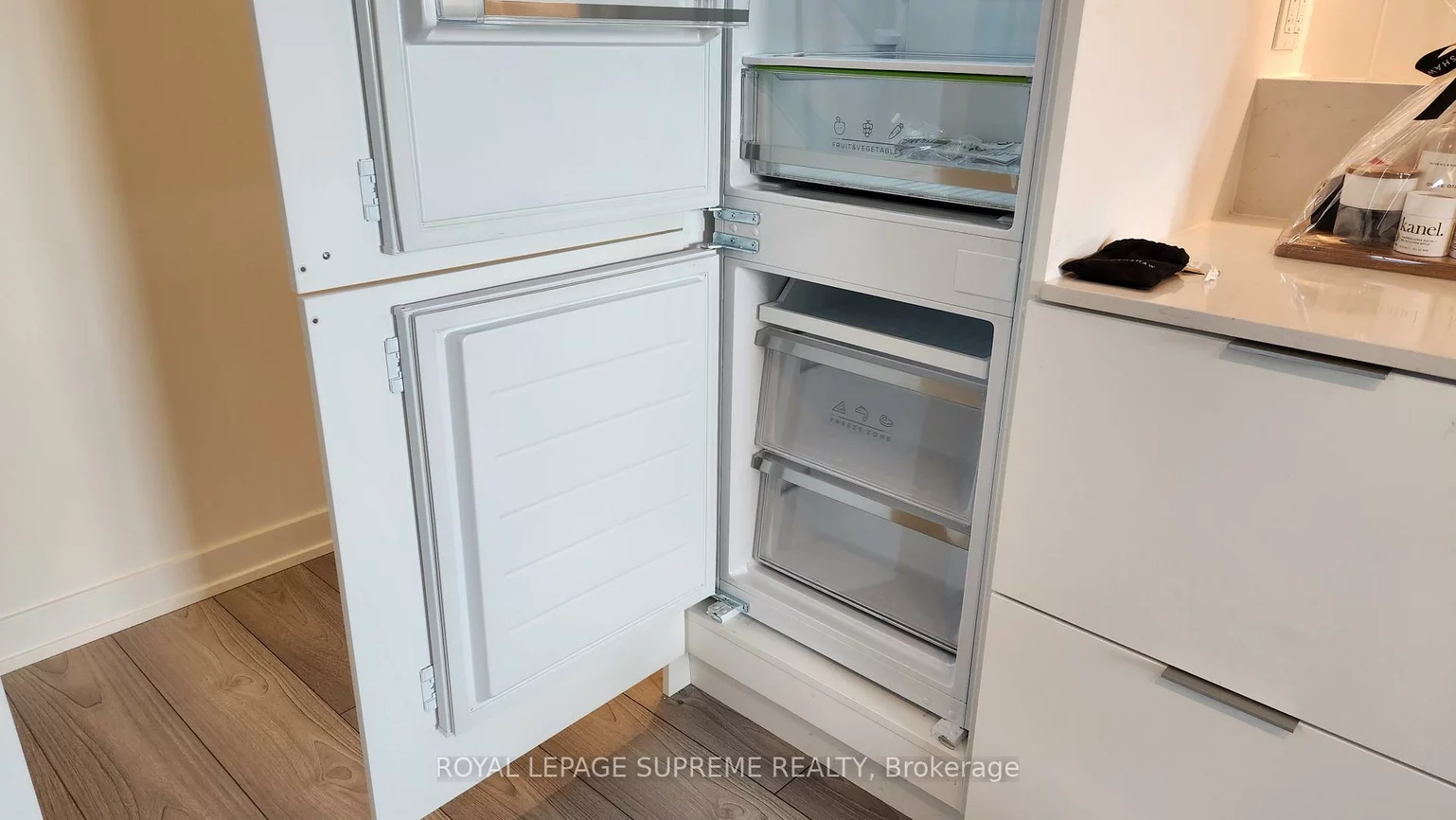 1, Fairview, Mississauga Valleys, Mississauga