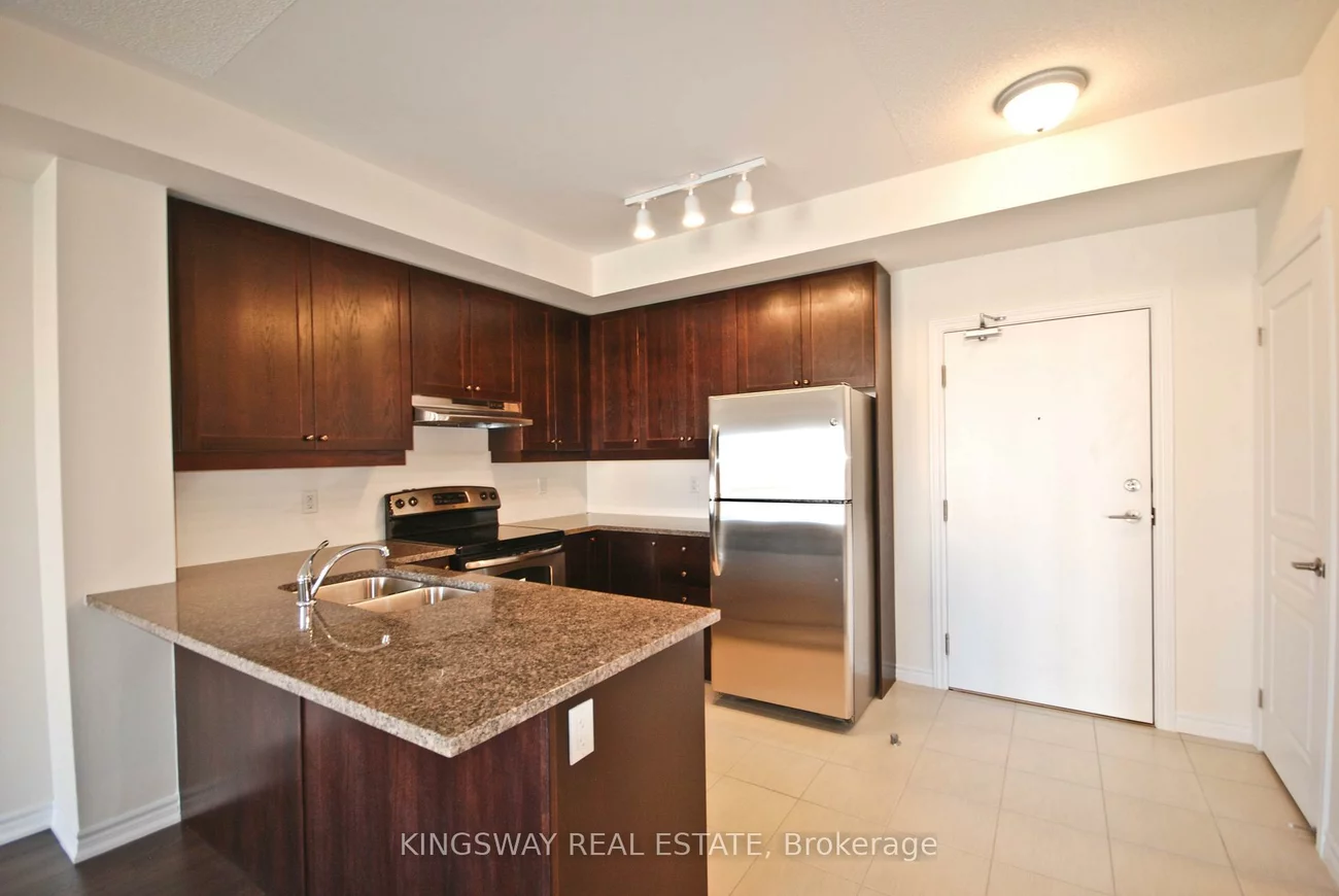 570, Lolita, Mississauga Valleys, Mississauga