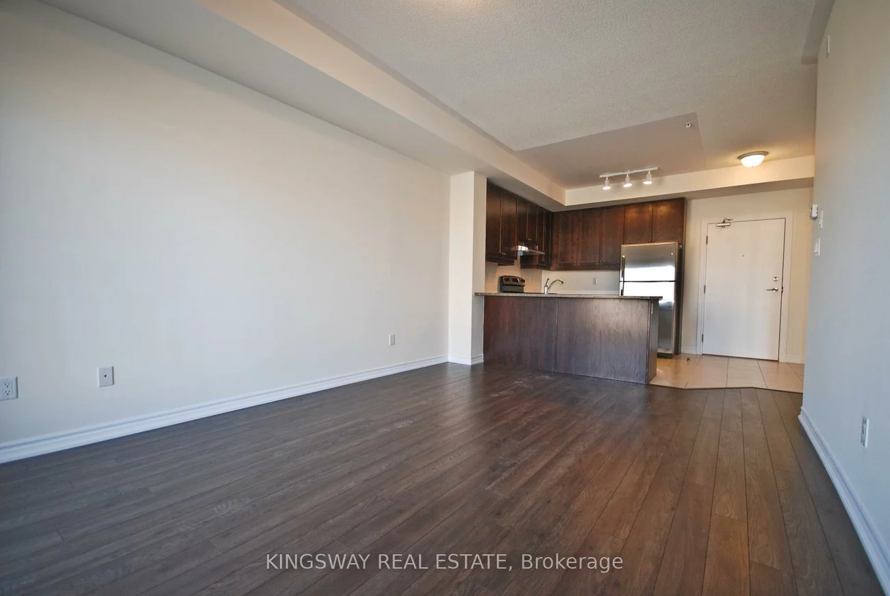 570, Lolita, Mississauga Valleys, Mississauga