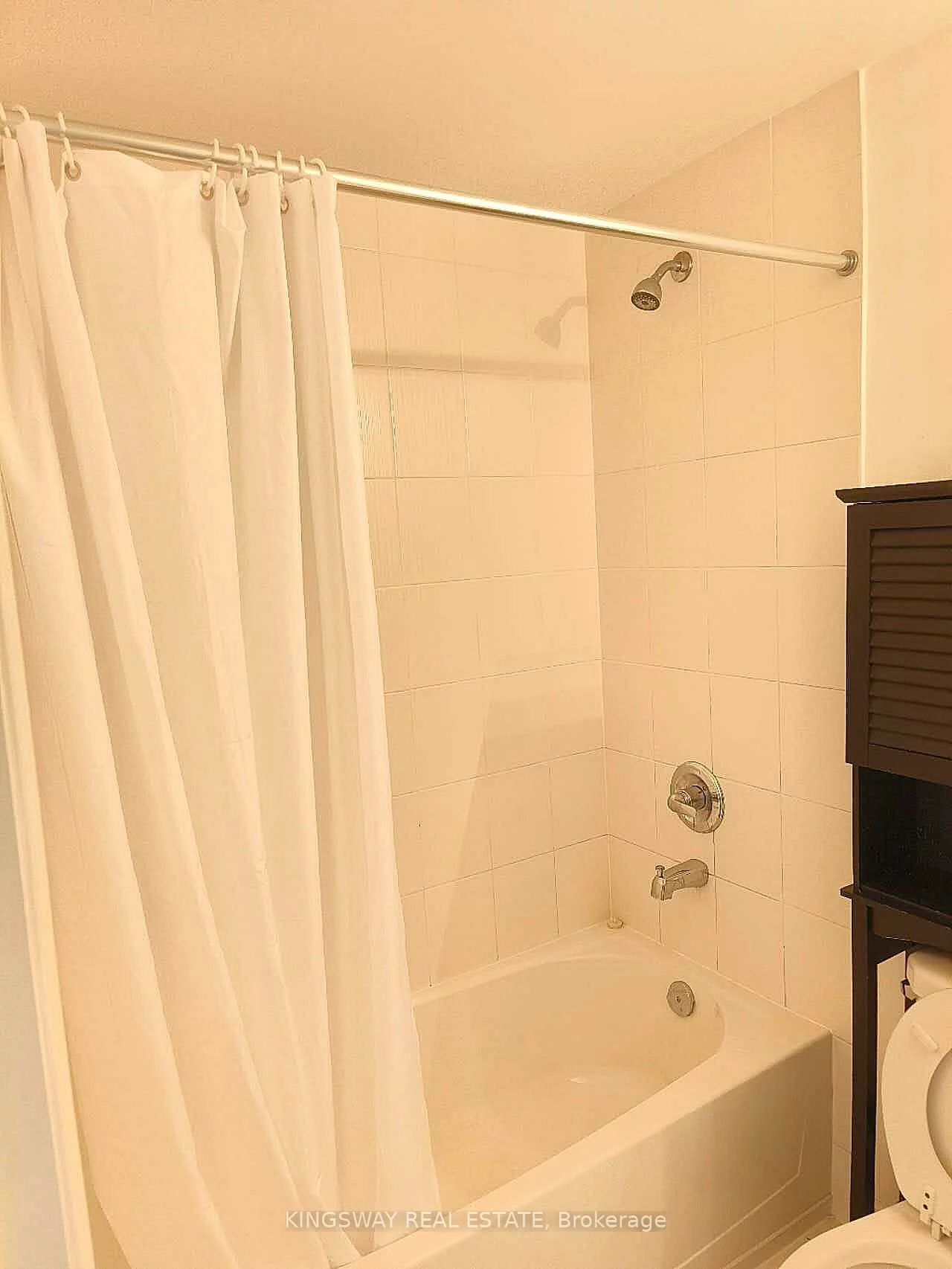 570, Lolita, Mississauga Valleys, Mississauga