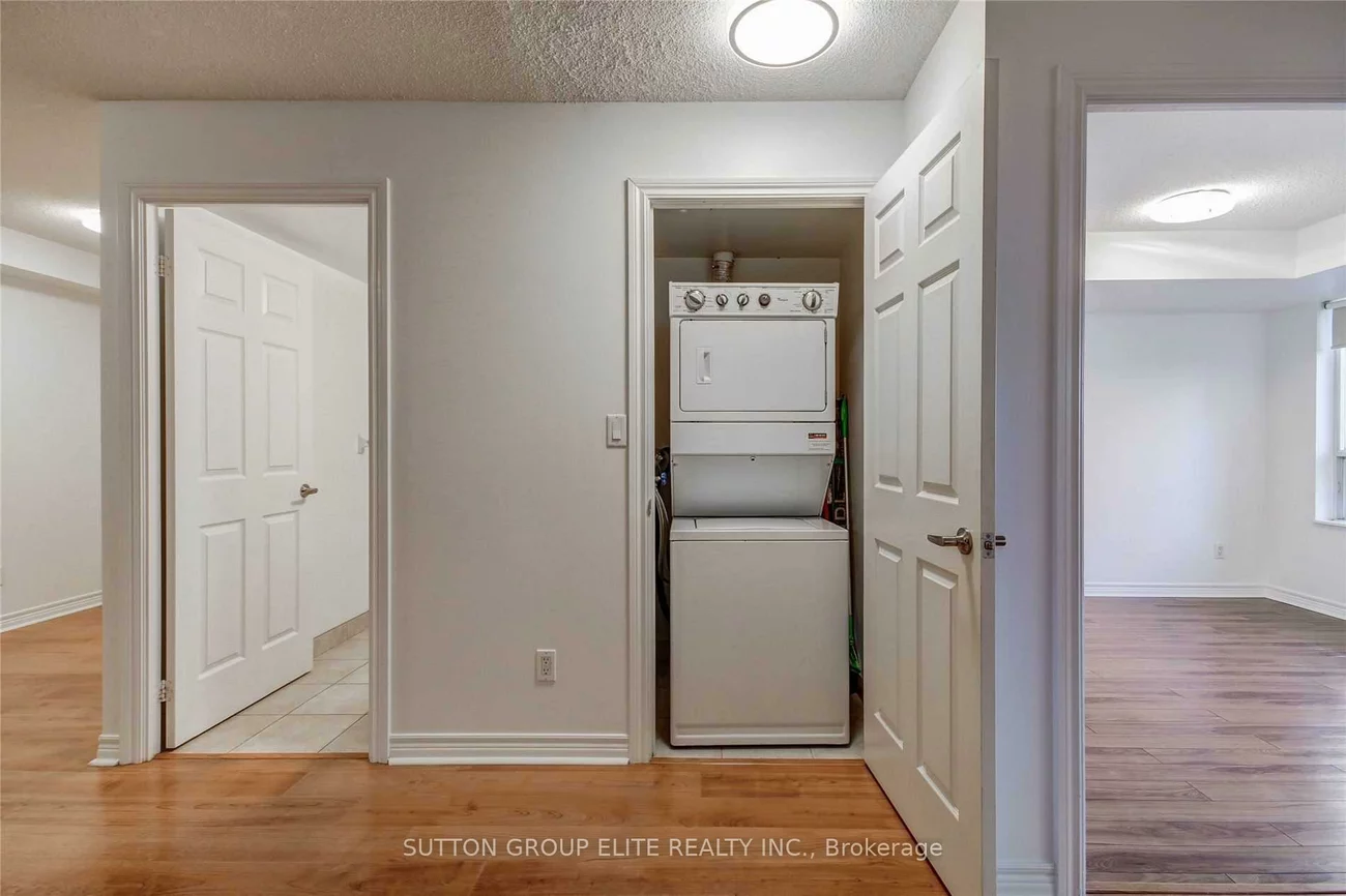 310, Burnhamthorpe, City Centre, Mississauga