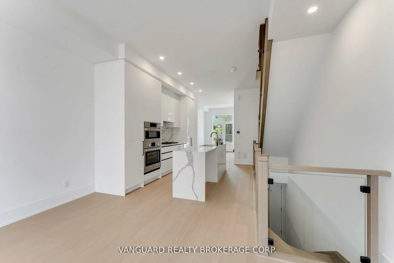 15, Lou Parsons, Port Credit, Mississauga