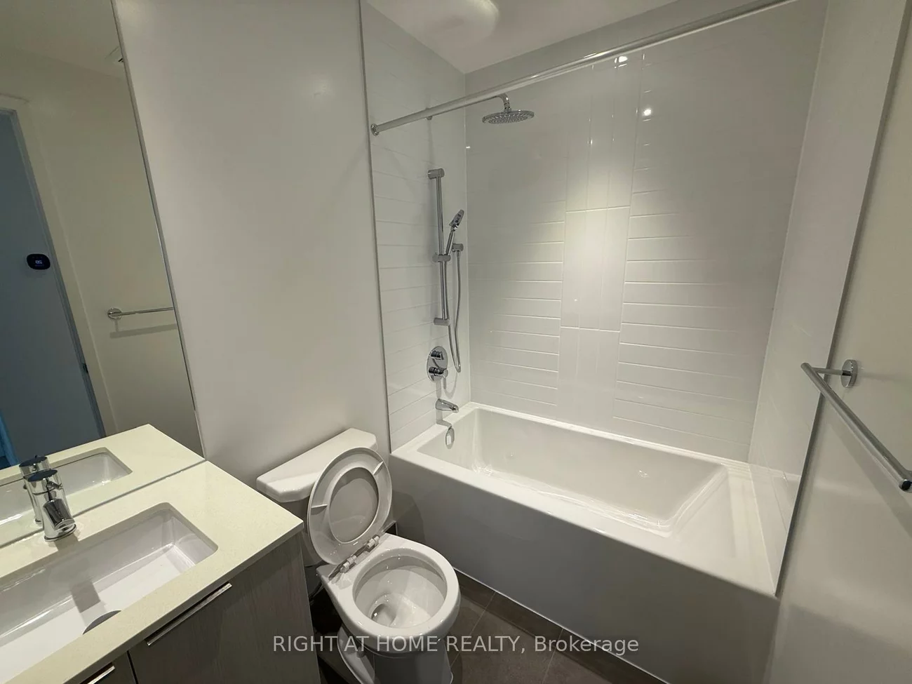 448, Burnhamthorpe, City Centre, Mississauga