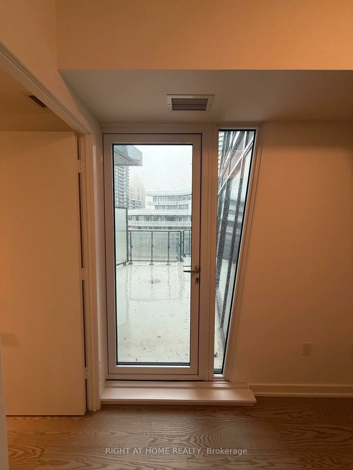 448, Burnhamthorpe, City Centre, Mississauga