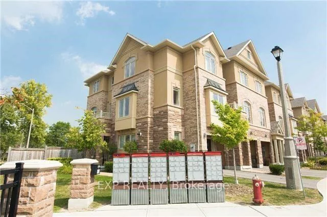 6625, Falconer, Streetsville, Mississauga