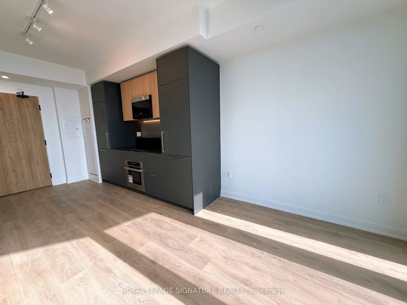 1, Fairview, Mississauga Valleys, Mississauga