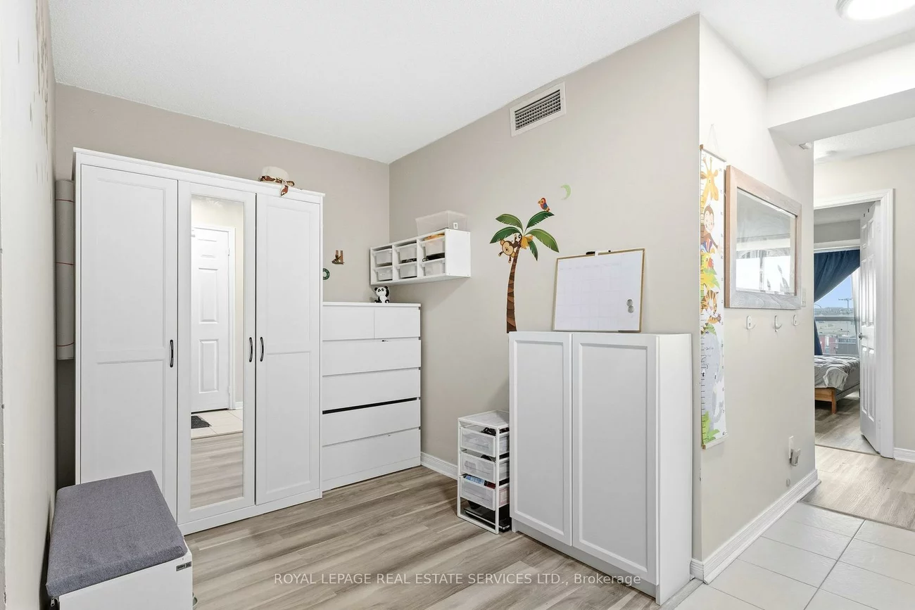 4850, Glen Erin, Central Erin Mills, Mississauga