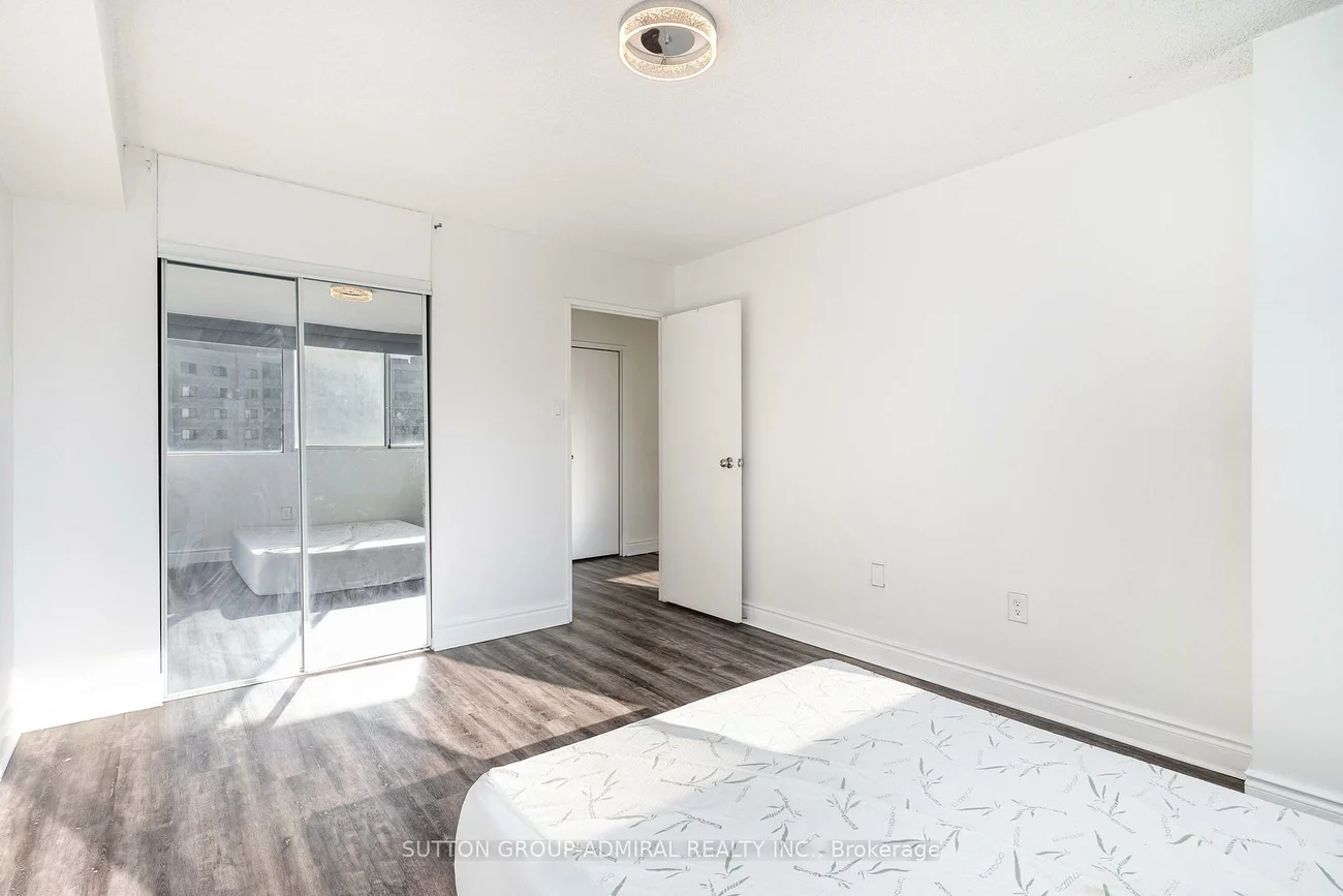 3590, Kaneff, Mississauga Valleys, Mississauga