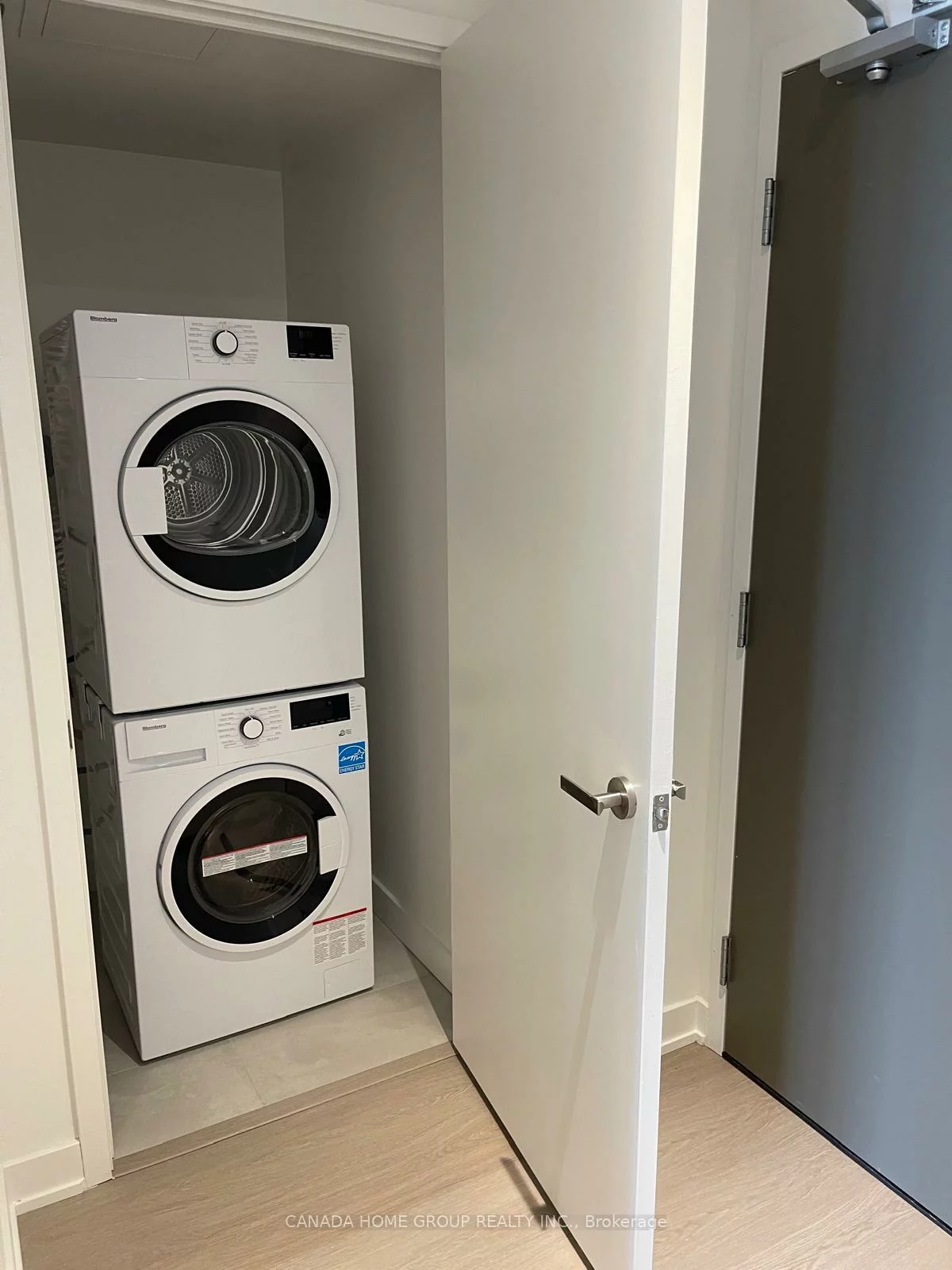 448, Burnhamthorpe, City Centre, Mississauga