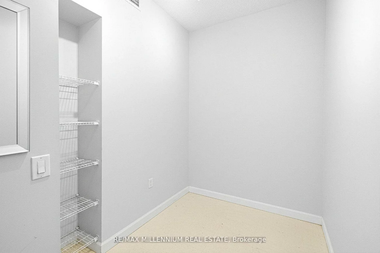 330, Royal Princess, City Centre, Mississauga