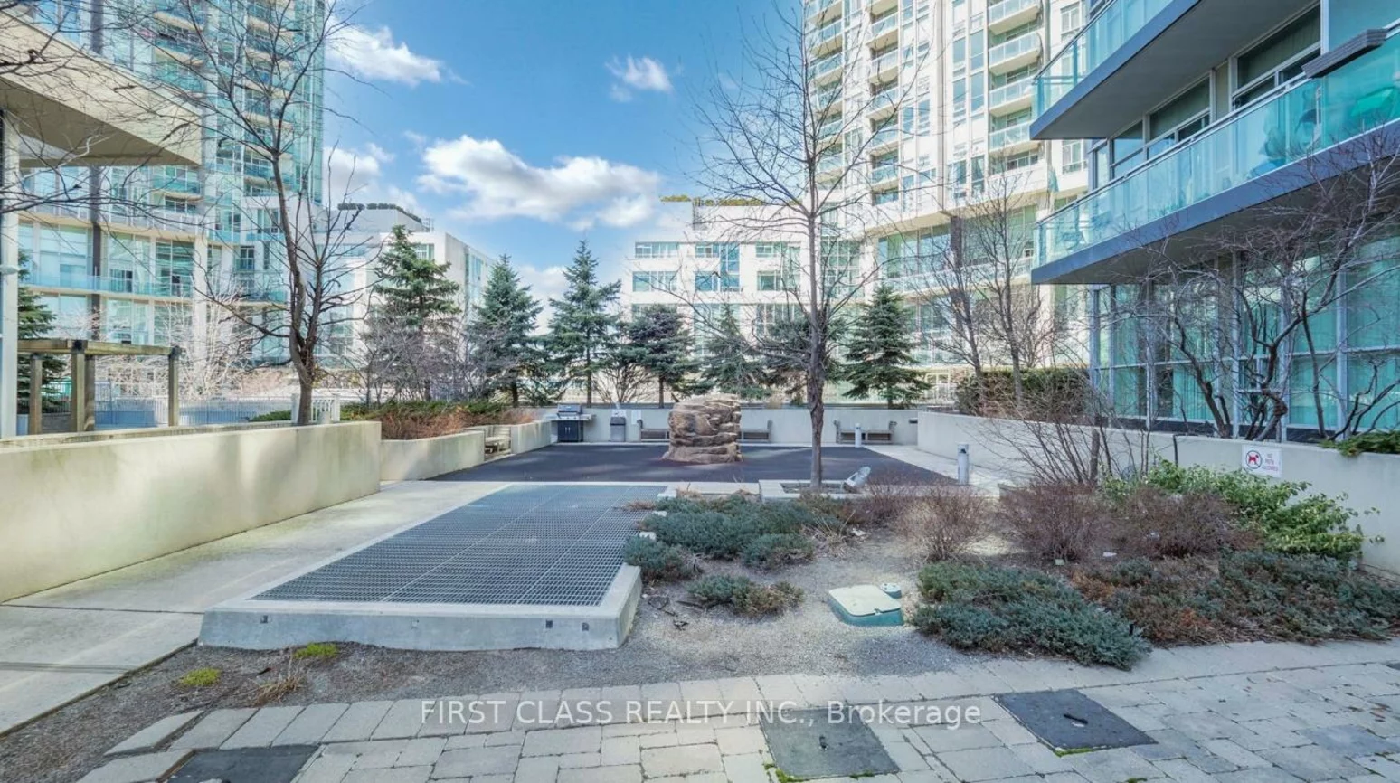 223, Webb, City Centre, Mississauga