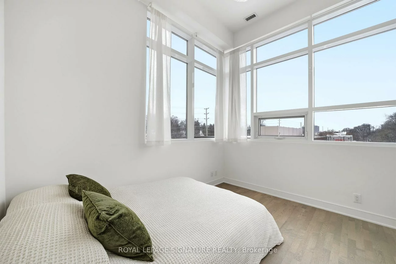 1575, Lakeshore, Clarkson, Mississauga