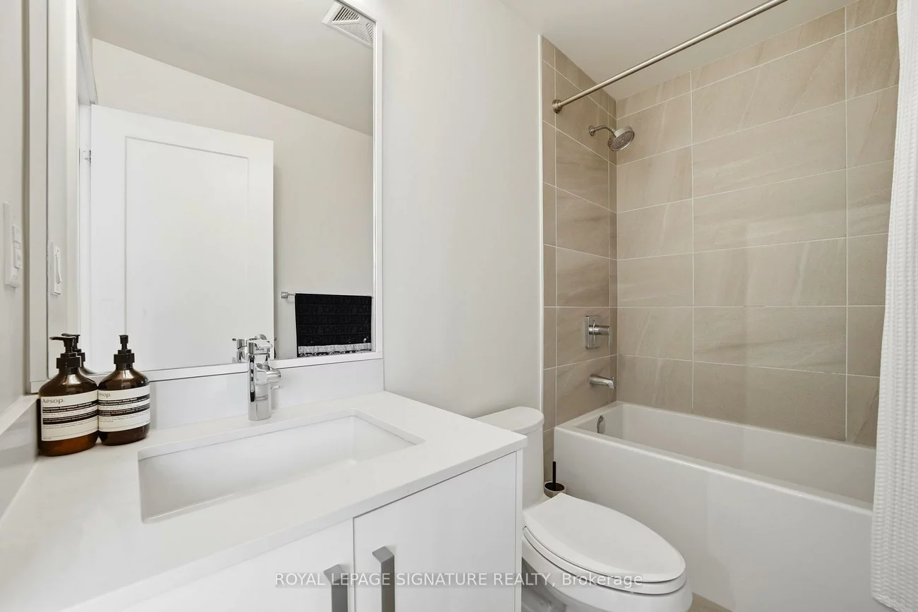 1575, Lakeshore, Clarkson, Mississauga