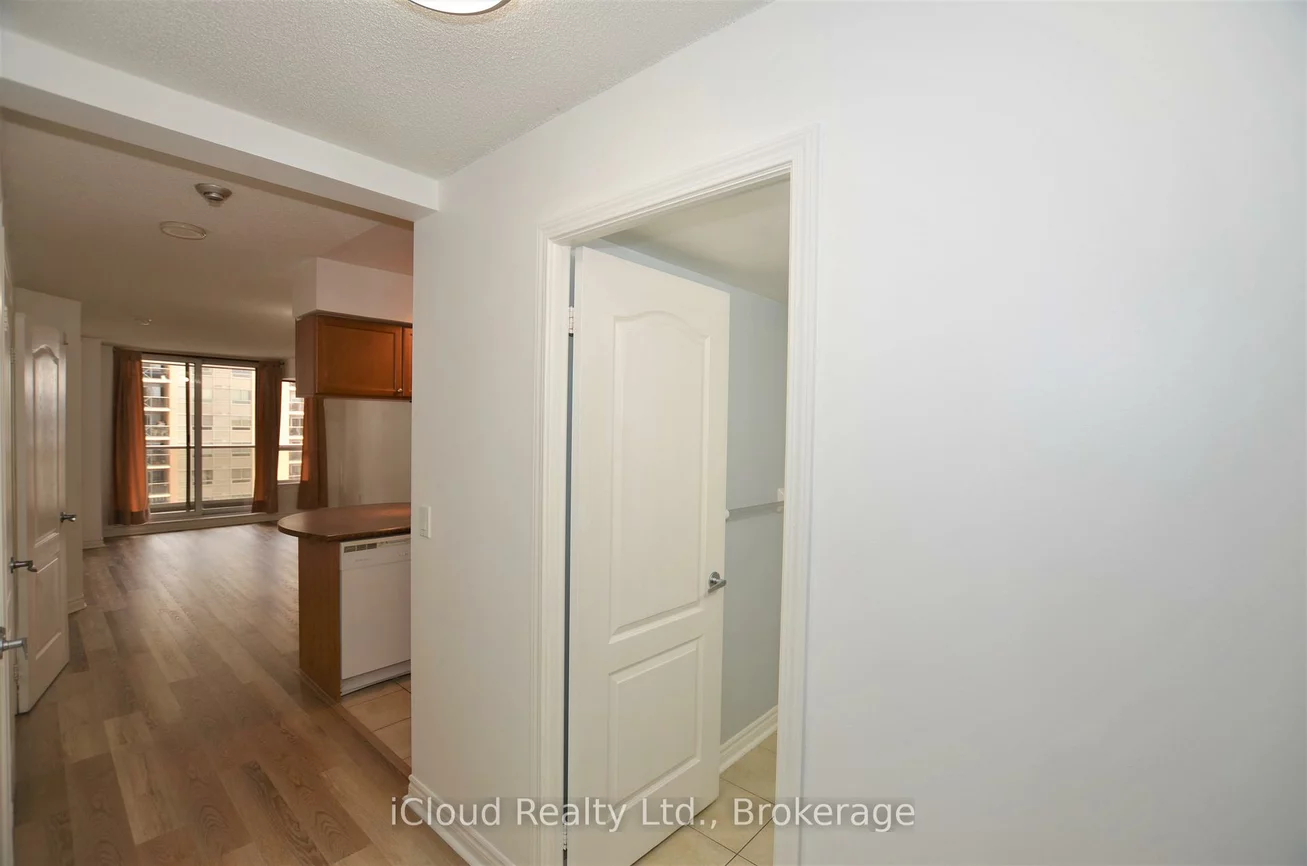 4090, Living Arts, City Centre, Mississauga