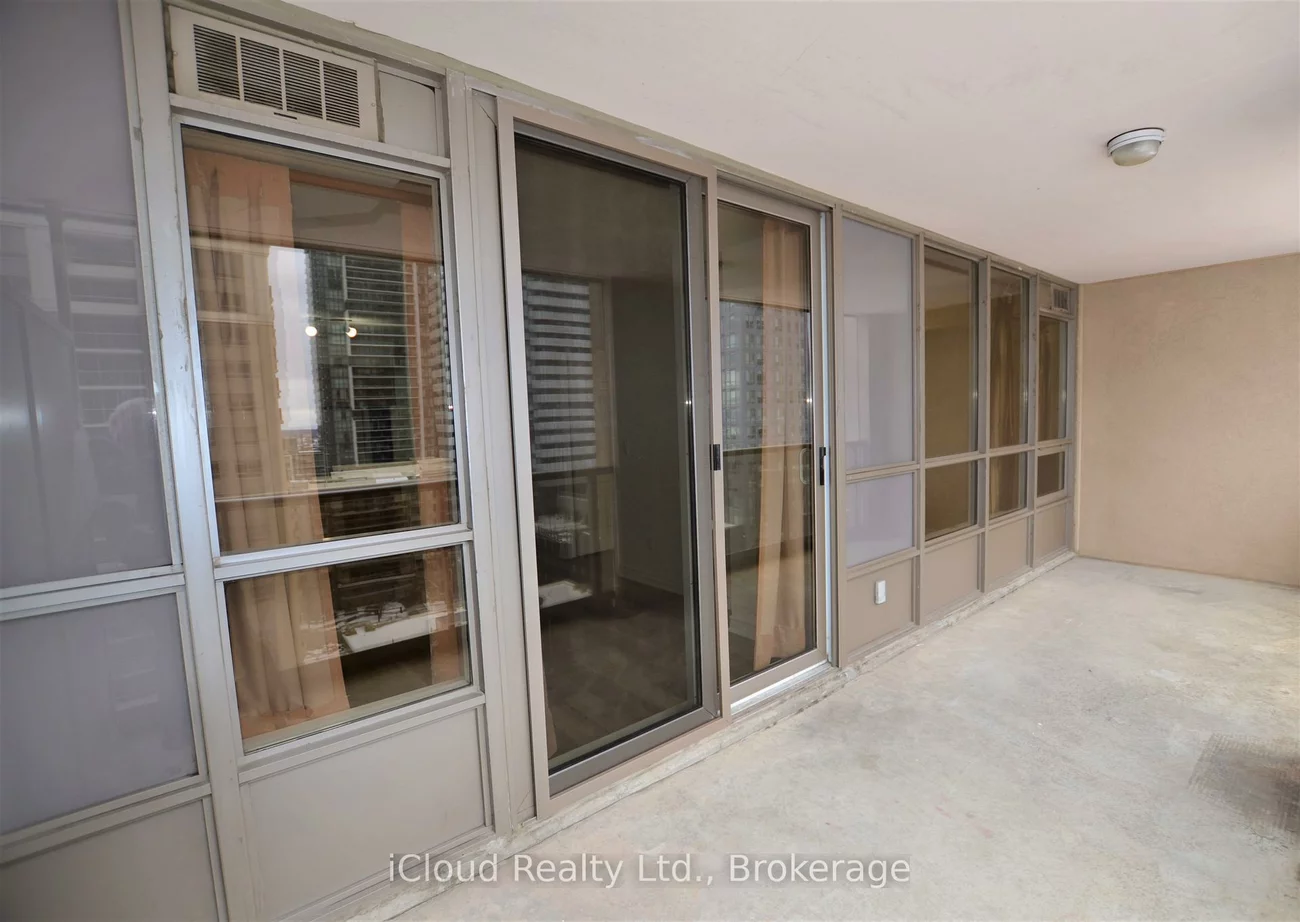 4090, Living Arts, City Centre, Mississauga