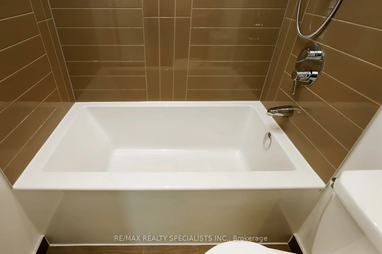 448, Burnhamthorpe, City Centre, Mississauga