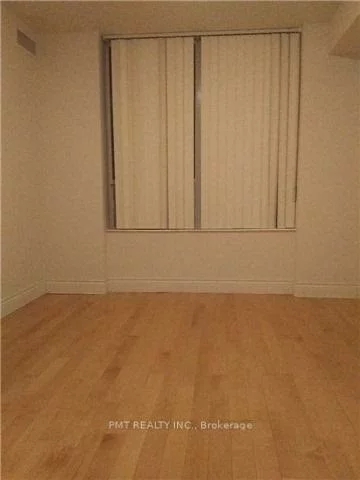 55, Strathaven, Hurontario, Mississauga